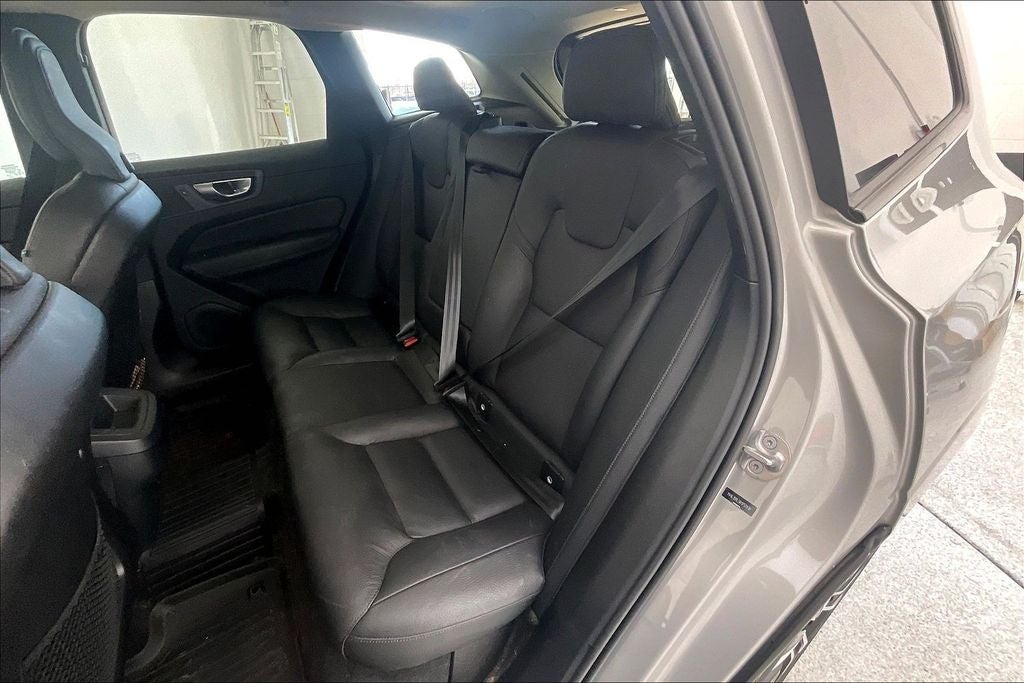 2024 Volvo XC60 B5 Plus Dark Theme