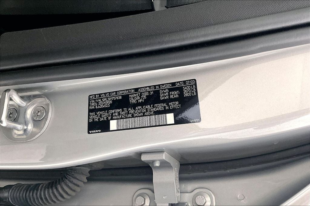 2024 Volvo XC60 B5 Plus Dark Theme