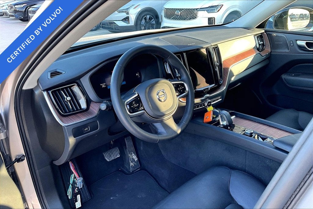 2024 Volvo XC60 B5 Plus Dark Theme
