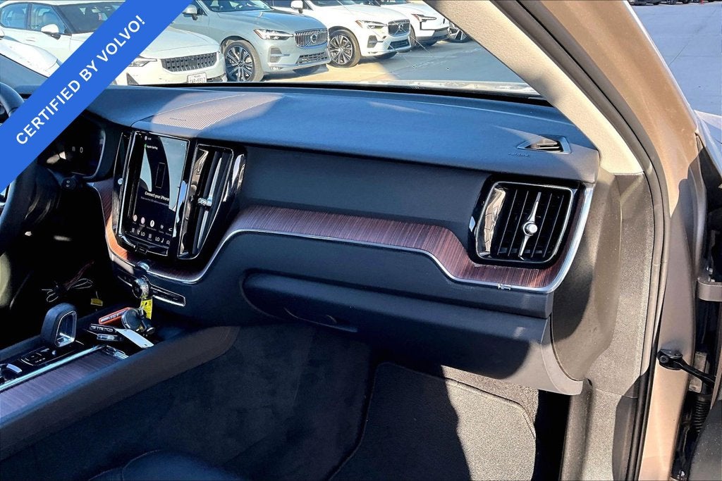 2024 Volvo XC60 B5 Plus Dark Theme