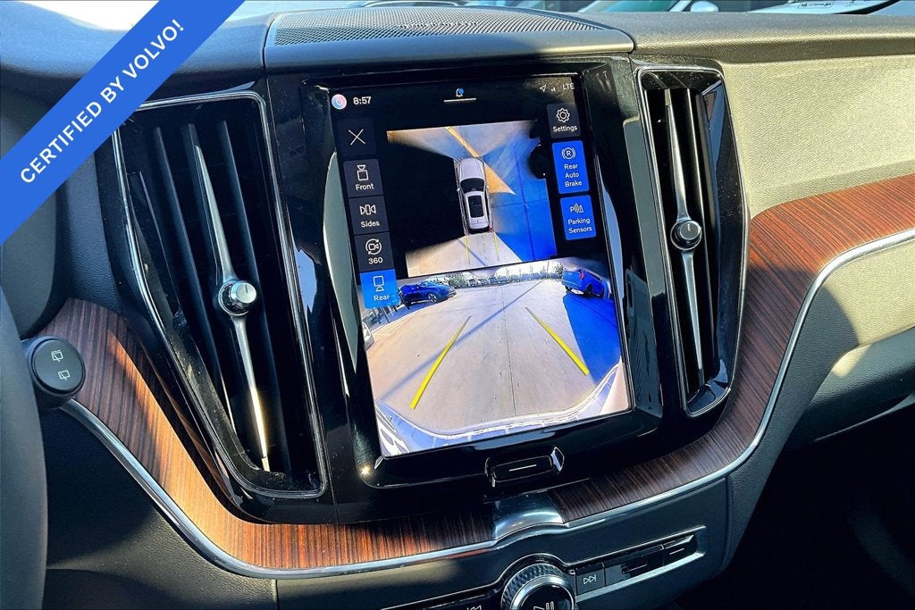 2024 Volvo XC60 B5 Plus Dark Theme