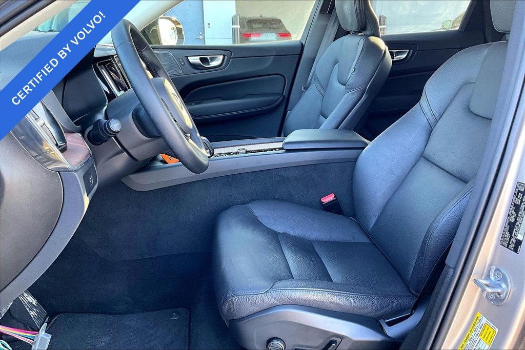 2024 Volvo XC60 B5 Plus Dark Theme