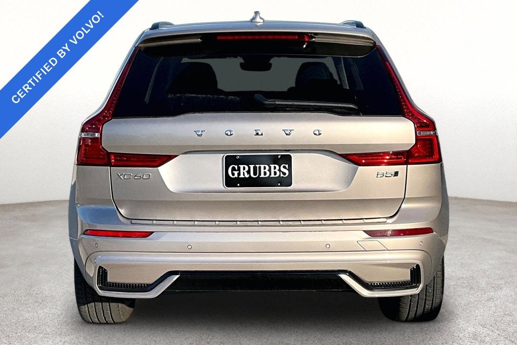 2024 Volvo XC60 B5 Plus Dark Theme