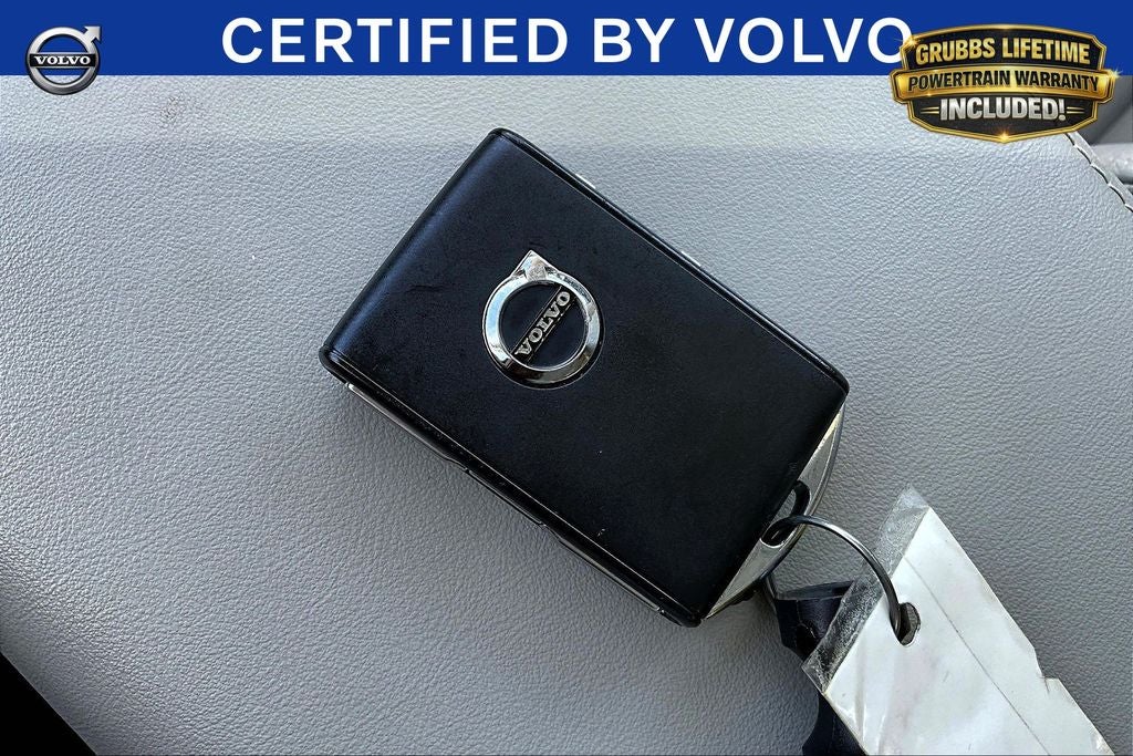 2024 Volvo XC60 B5 Plus Dark Theme