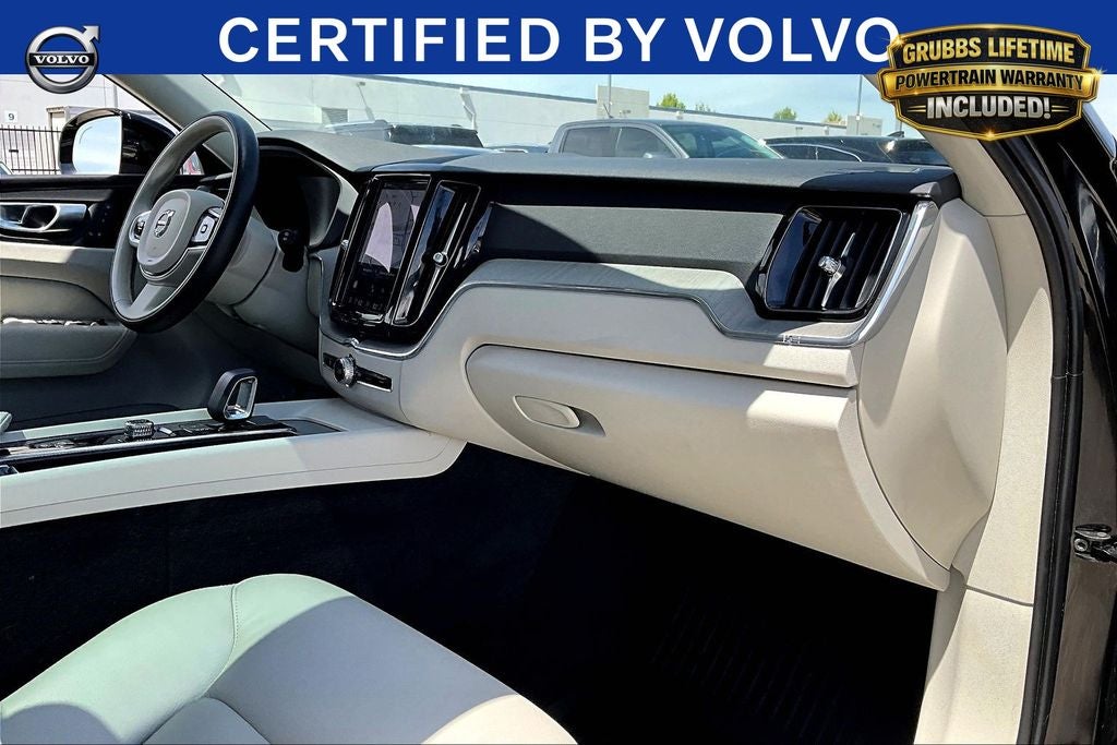 2024 Volvo XC60 B5 Plus Dark Theme