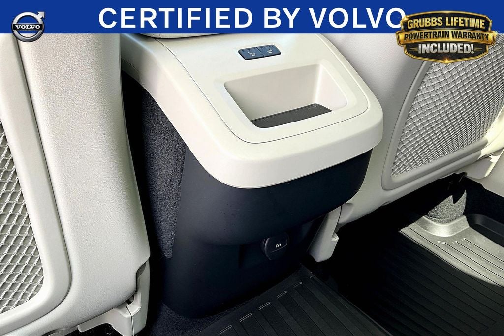 2024 Volvo XC60 B5 Plus Dark Theme