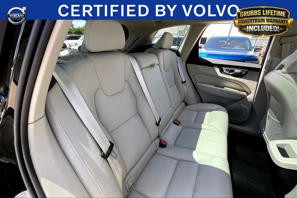 2024 Volvo XC60 B5 Plus Dark Theme