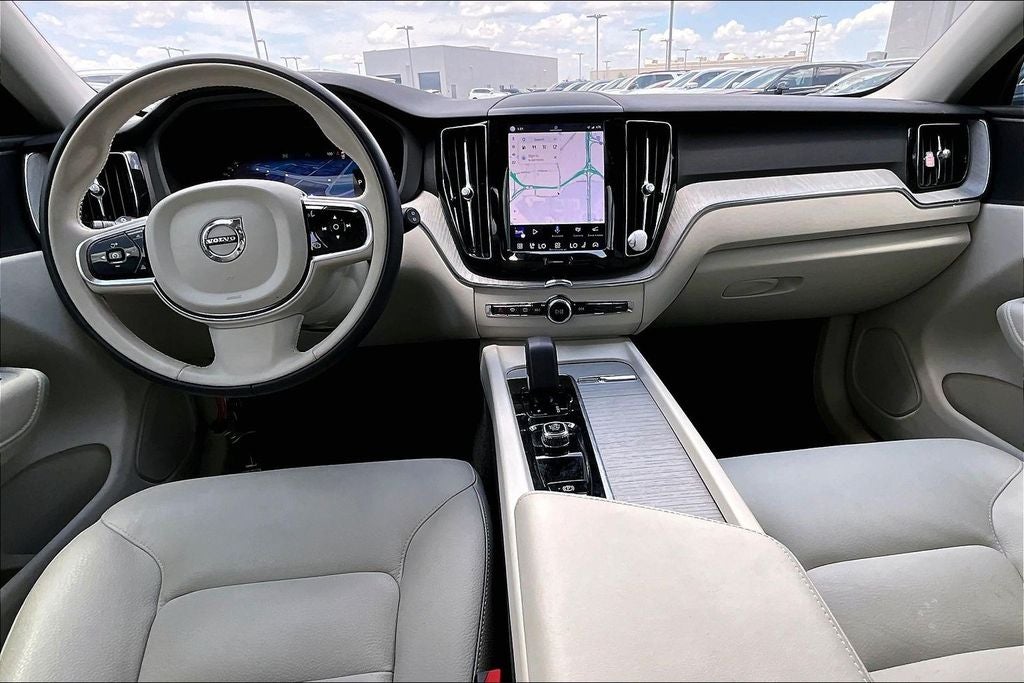 2024 Volvo XC60 B5 Plus Dark Theme