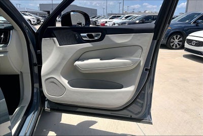 2024 Volvo XC60 B5 Plus Dark Theme