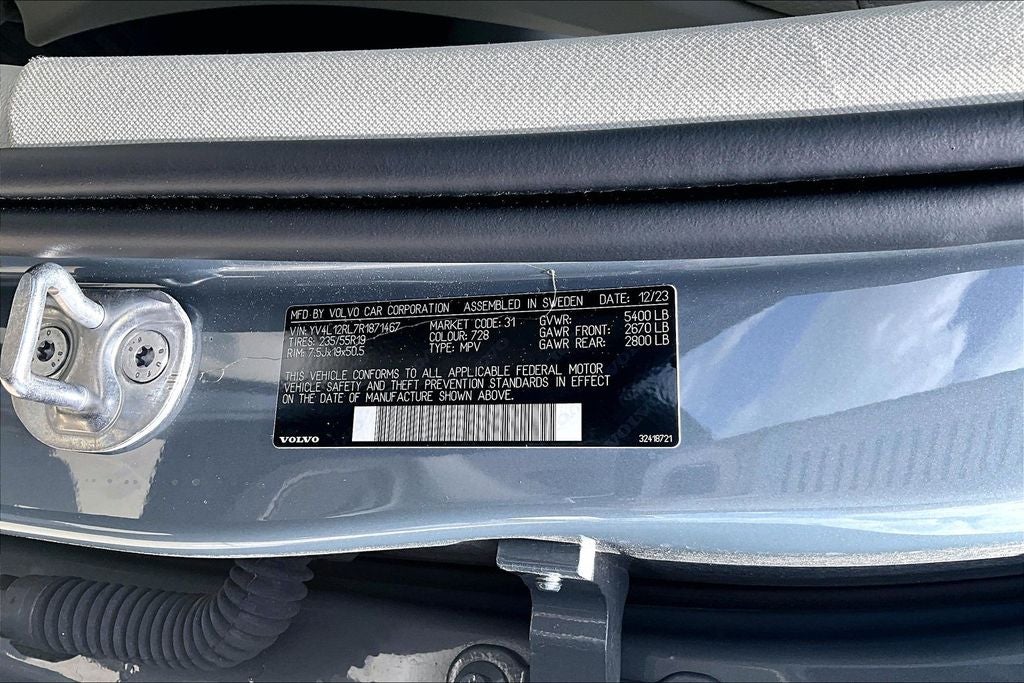 2024 Volvo XC60 B5 Plus Dark Theme