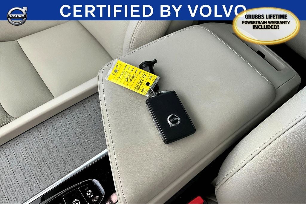 2024 Volvo XC60 B5 Plus Dark Theme