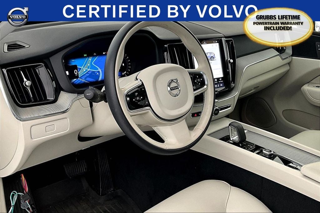 2024 Volvo XC60 B5 Plus Dark Theme