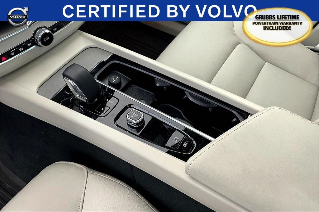 2024 Volvo XC60 B5 Plus Dark Theme
