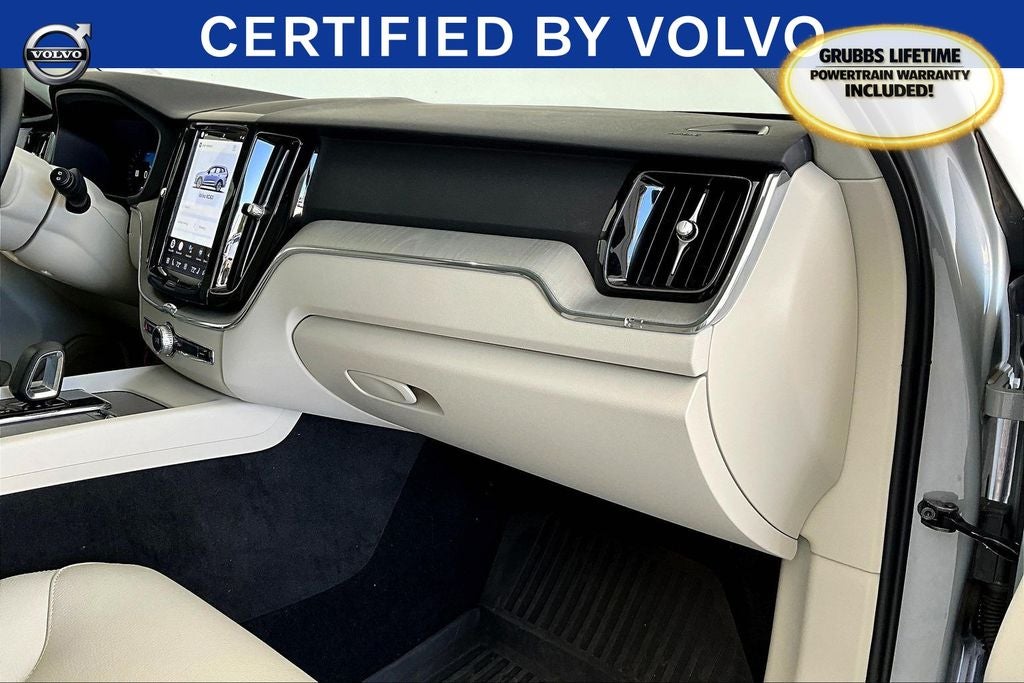 2024 Volvo XC60 B5 Plus Dark Theme