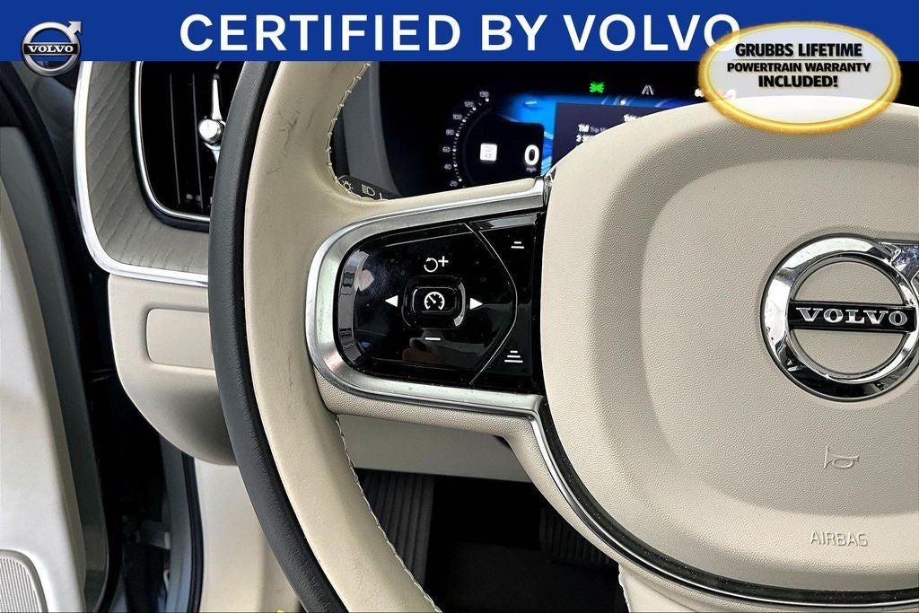 2024 Volvo XC60 B5 Plus Dark Theme