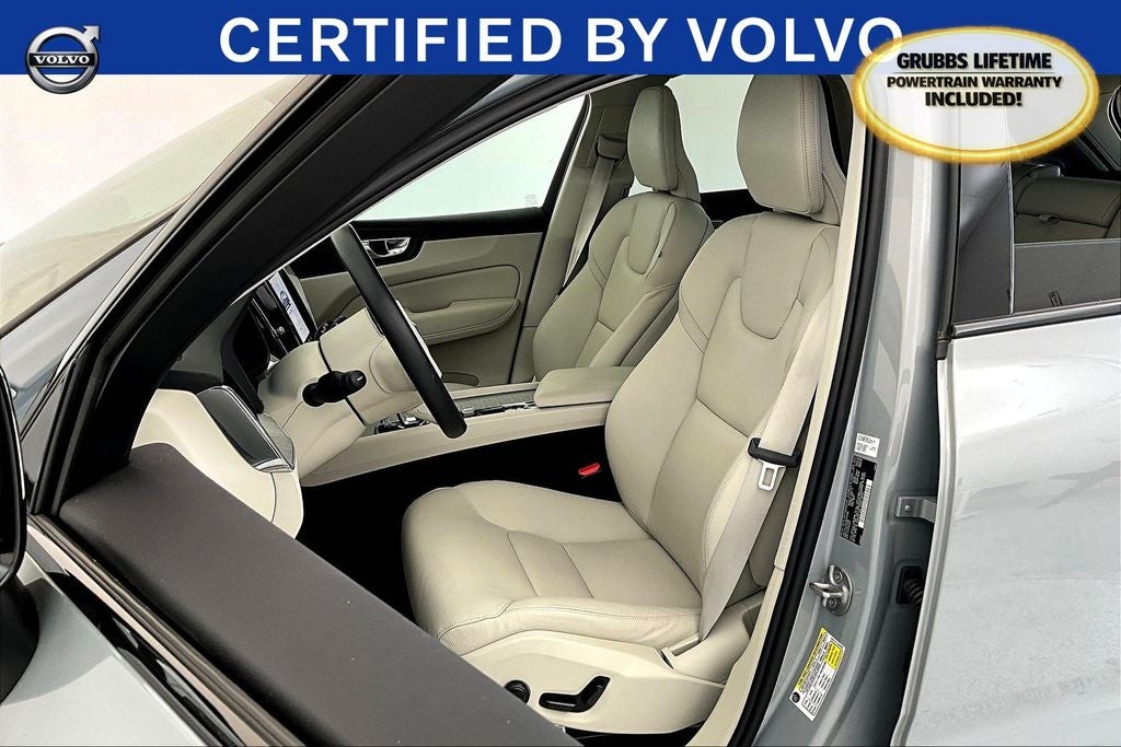 2024 Volvo XC60 B5 Plus Dark Theme