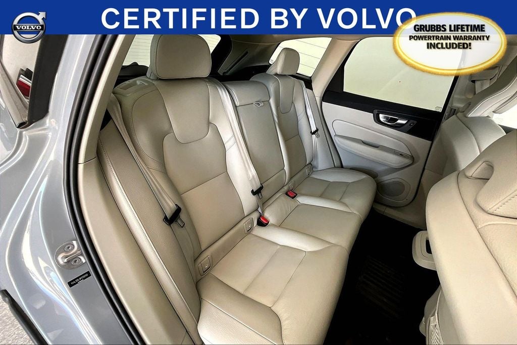 2024 Volvo XC60 B5 Plus Dark Theme