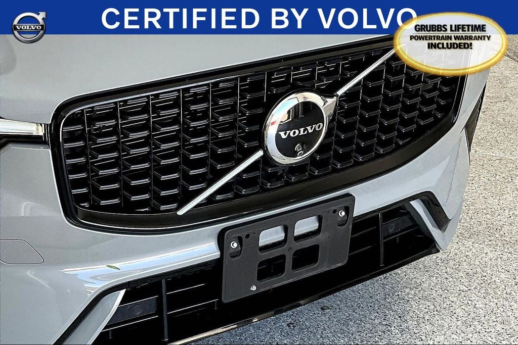 2024 Volvo XC60 B5 Plus Dark Theme