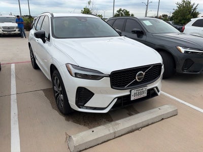 2024 Volvo XC60 B5 Plus Dark Theme