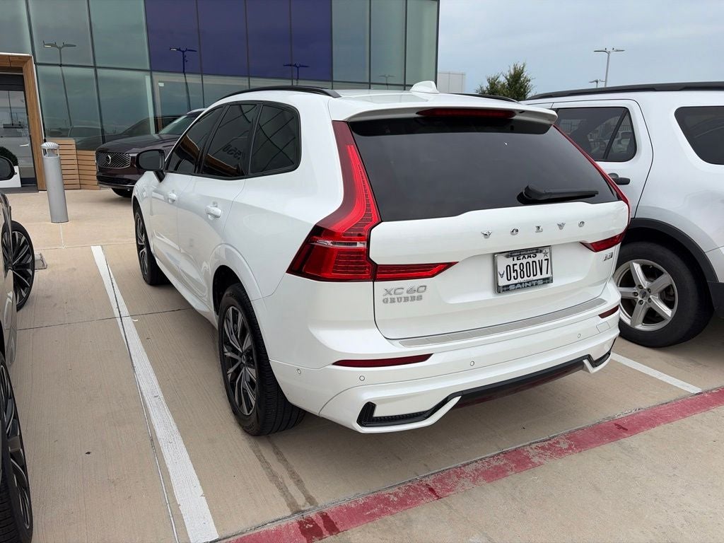 2024 Volvo XC60 B5 Plus Dark Theme