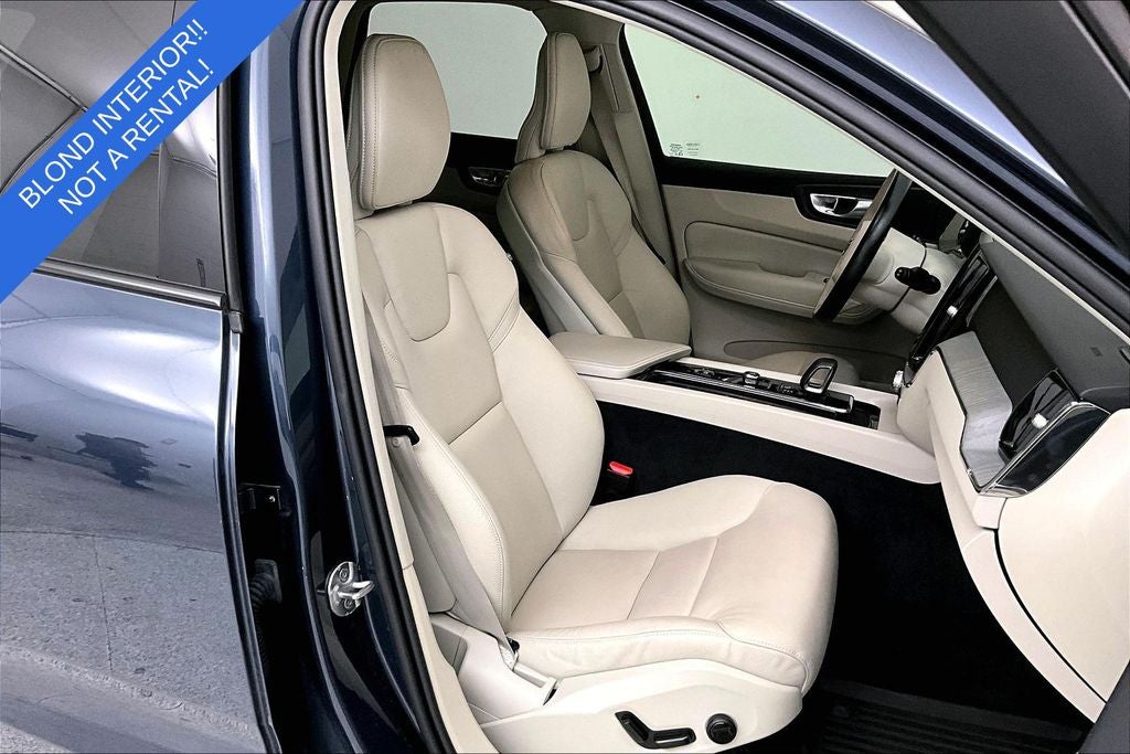 2024 Volvo XC60 B5 Plus Dark Theme