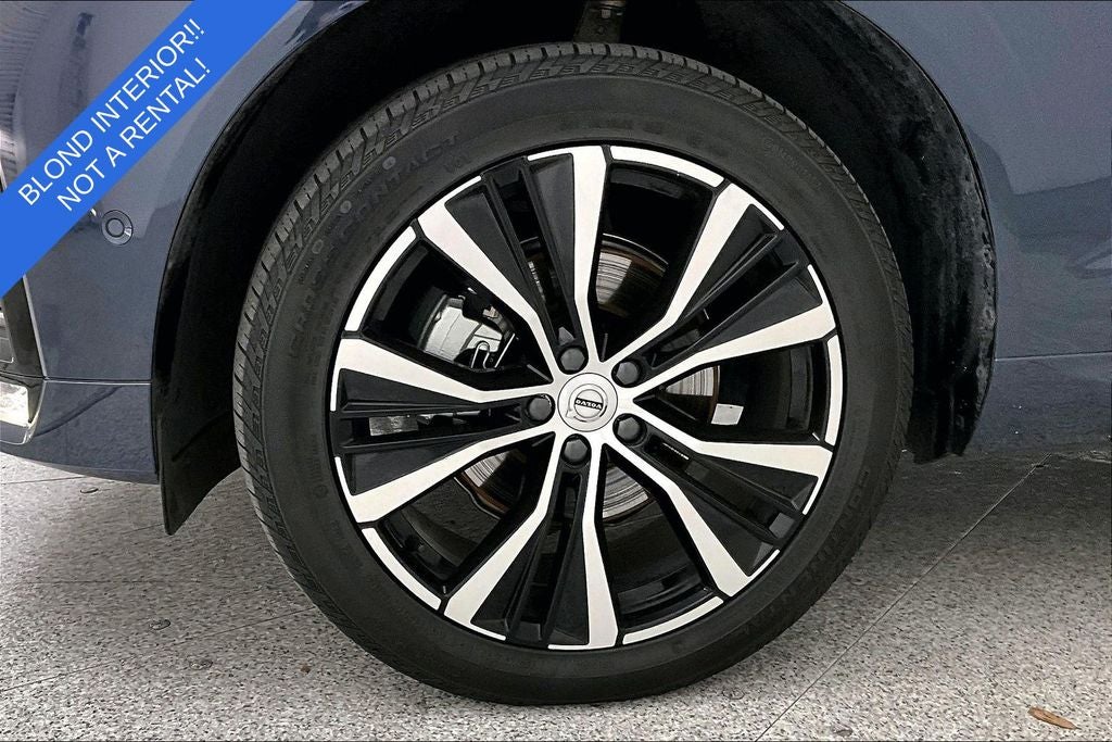 2024 Volvo XC60 B5 Plus Dark Theme