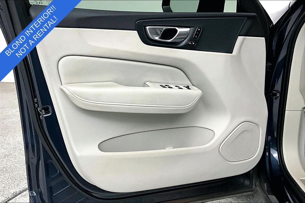 2024 Volvo XC60 B5 Plus Dark Theme