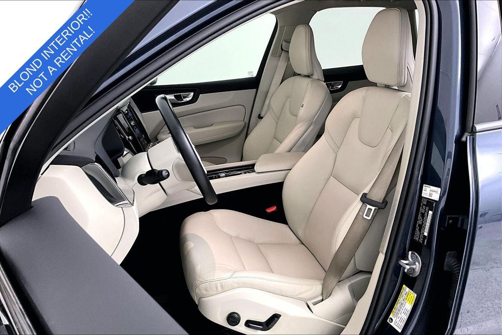 2024 Volvo XC60 B5 Plus Dark Theme