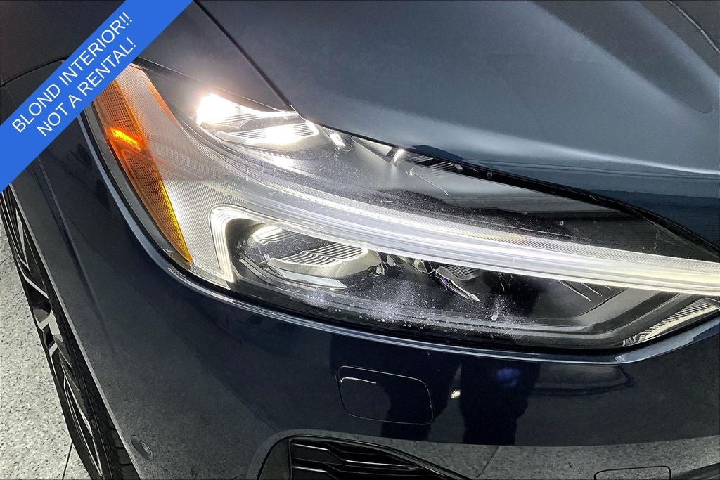 2024 Volvo XC60 B5 Plus Dark Theme