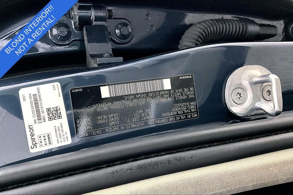 2024 Volvo XC60 B5 Plus Dark Theme