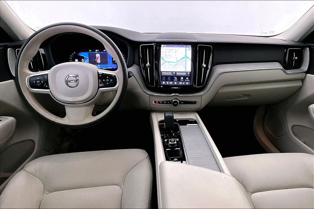 2024 Volvo XC60 B5 Plus Dark Theme