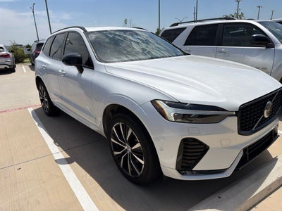 2024 Volvo XC60 B5 Plus Dark Theme