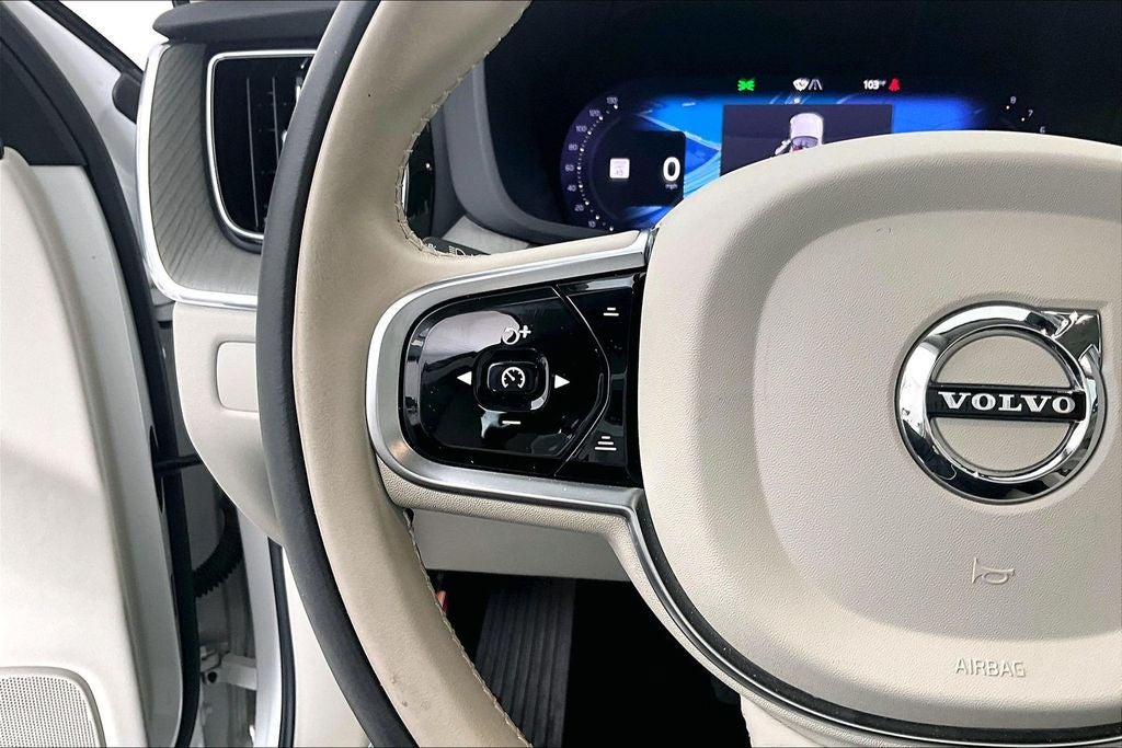2024 Volvo XC60 B5 Plus Dark Theme