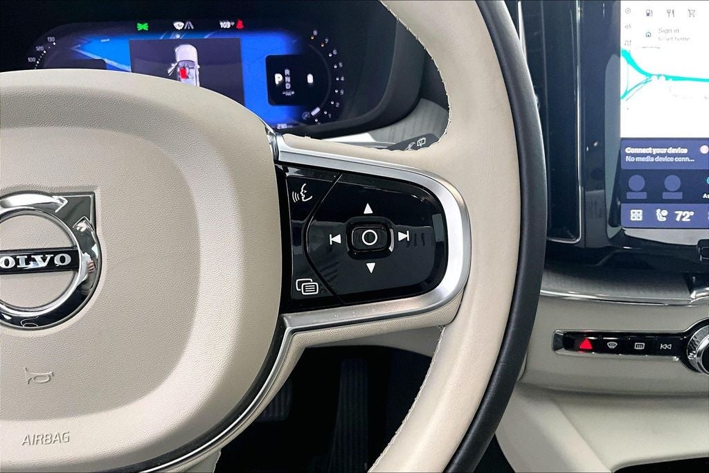2024 Volvo XC60 B5 Plus Dark Theme
