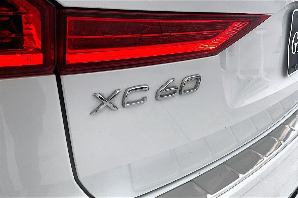 2024 Volvo XC60 B5 Plus Dark Theme