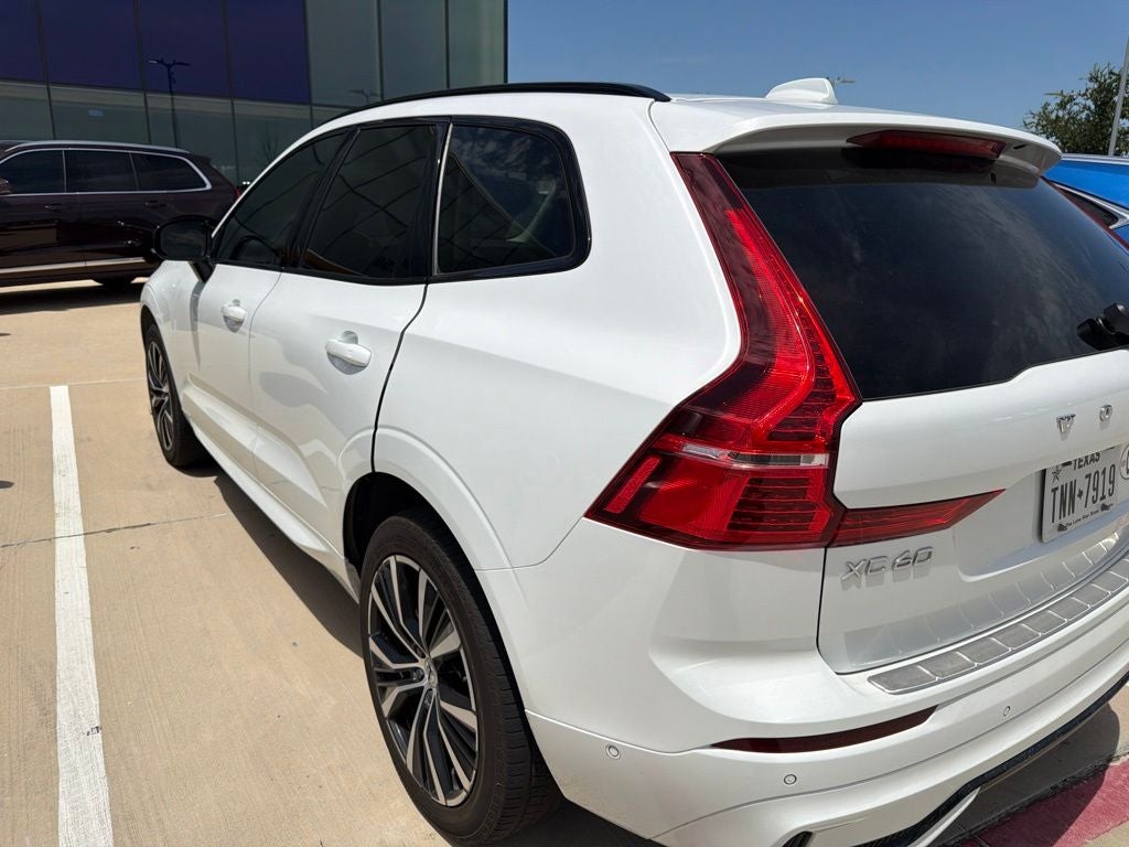 2024 Volvo XC60 B5 Plus Dark Theme