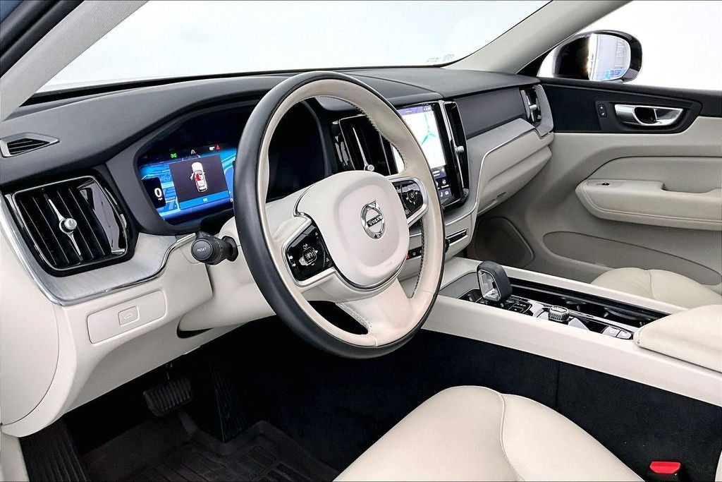 2024 Volvo XC60 B5 Plus Dark Theme