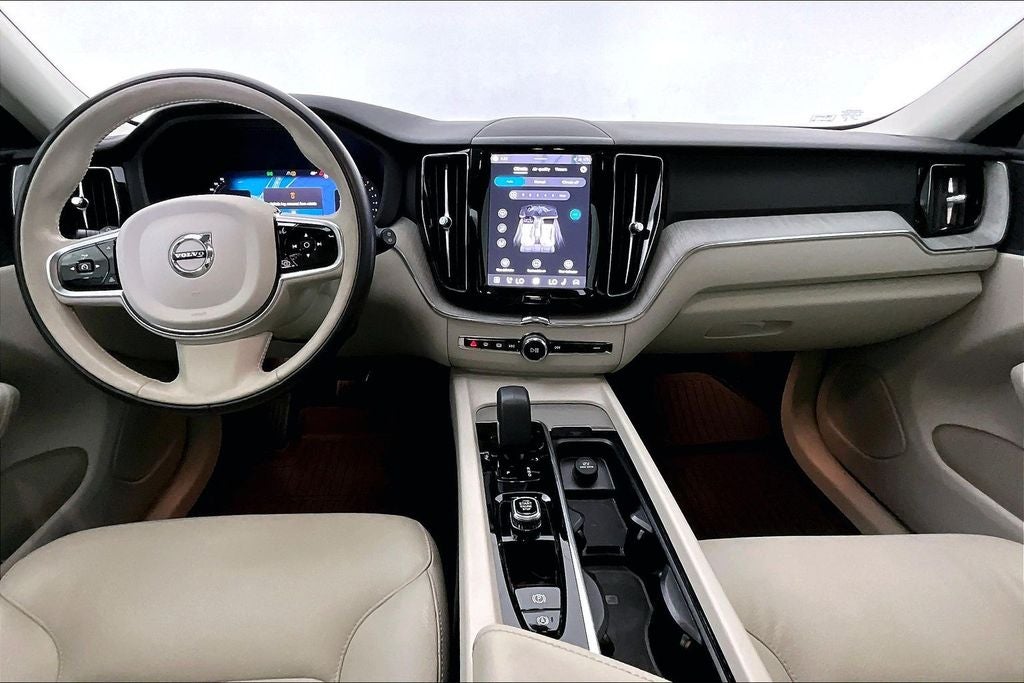 2024 Volvo XC60 B5 Plus Dark Theme