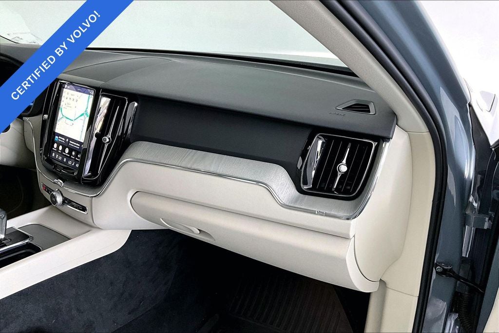 2024 Volvo XC60 B5 Plus Dark Theme