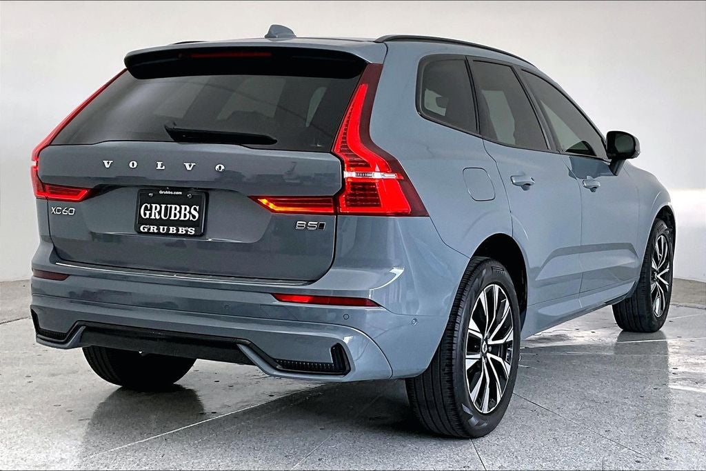 2024 Volvo XC60 B5 Plus Dark Theme