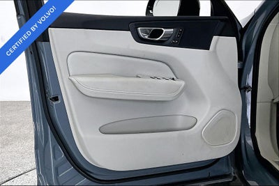 2024 Volvo XC60 B5 Plus Dark Theme