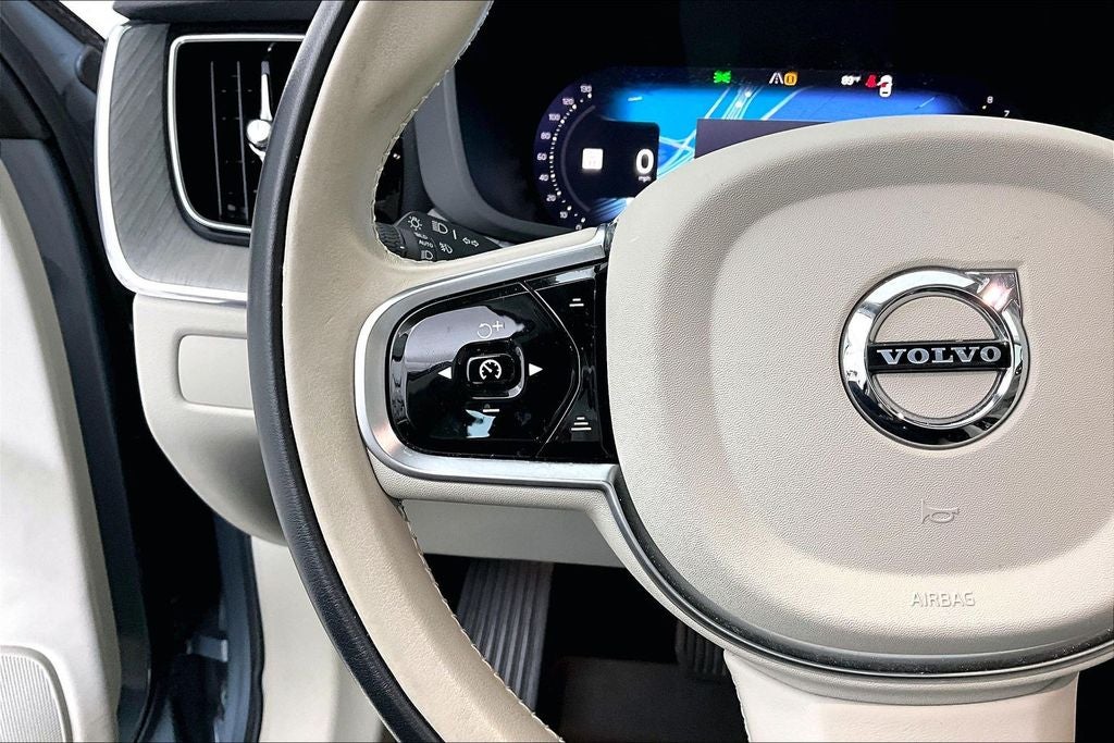 2024 Volvo XC60 B5 Plus Dark Theme