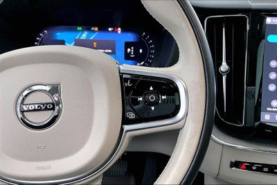 2024 Volvo XC60 B5 Plus Dark Theme