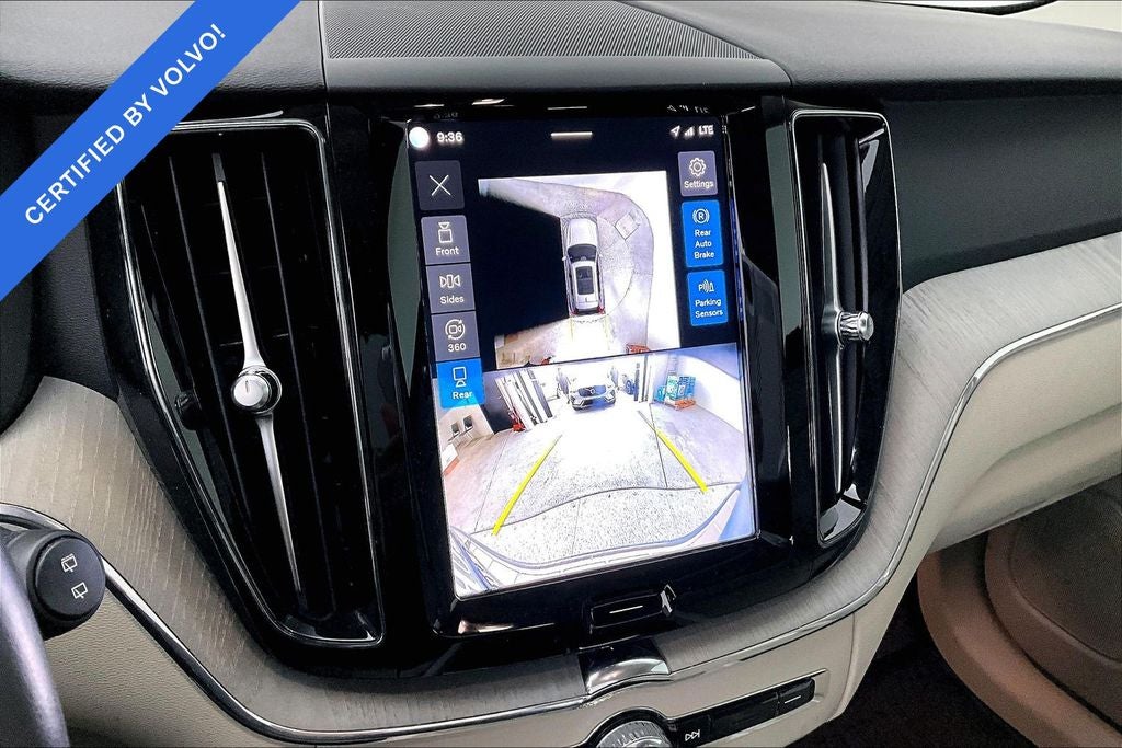 2024 Volvo XC60 B5 Plus Dark Theme
