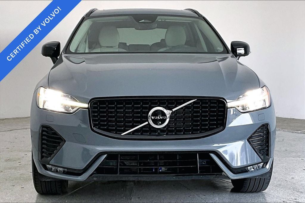 2024 Volvo XC60 B5 Plus Dark Theme