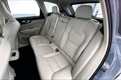 2024 Volvo XC60 B5 Plus Dark Theme