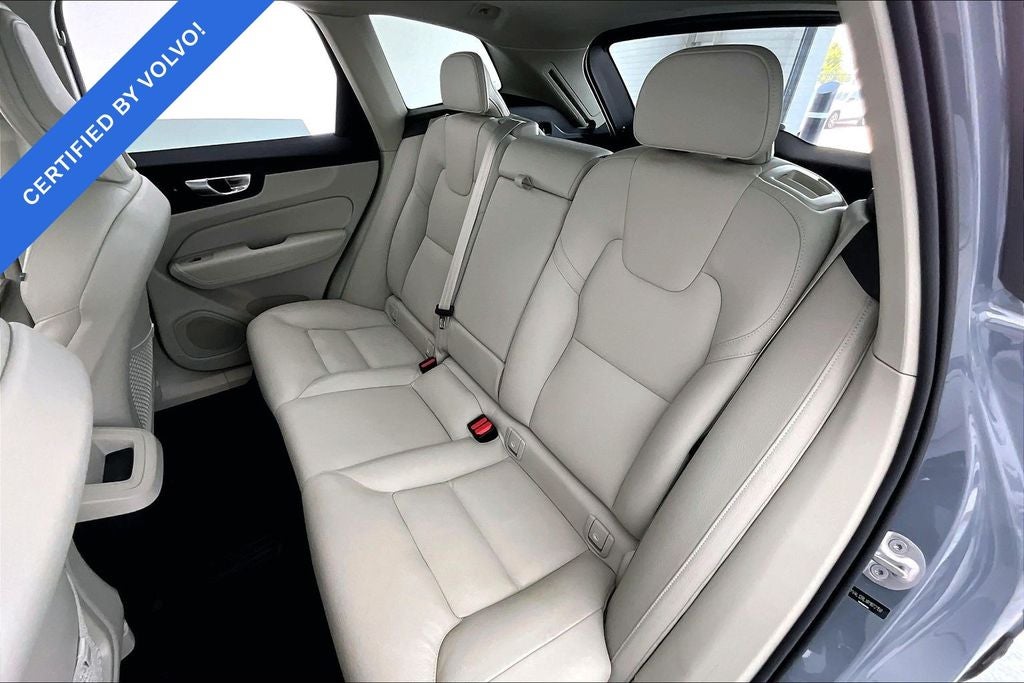 2024 Volvo XC60 B5 Plus Dark Theme