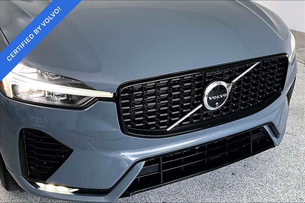 2024 Volvo XC60 B5 Plus Dark Theme
