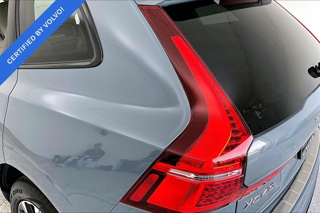 2024 Volvo XC60 B5 Plus Dark Theme