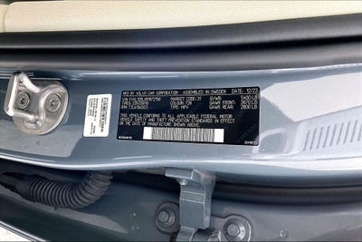 2024 Volvo XC60 B5 Plus Dark Theme